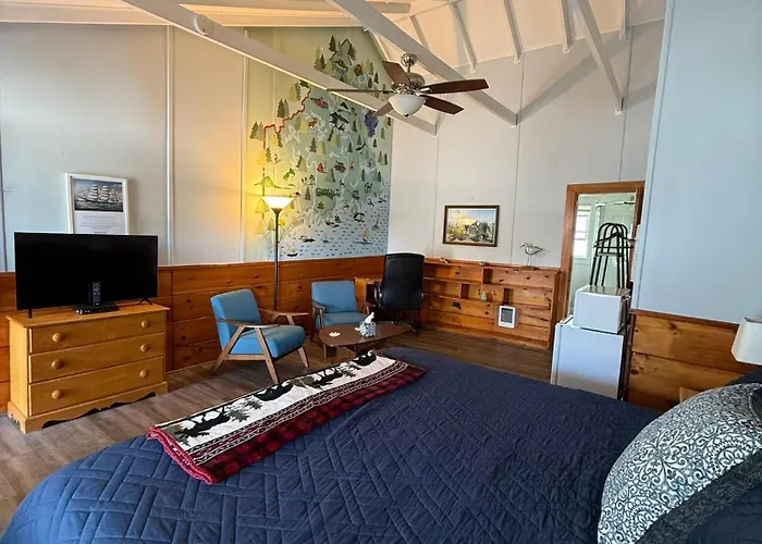 Yardarm Motel