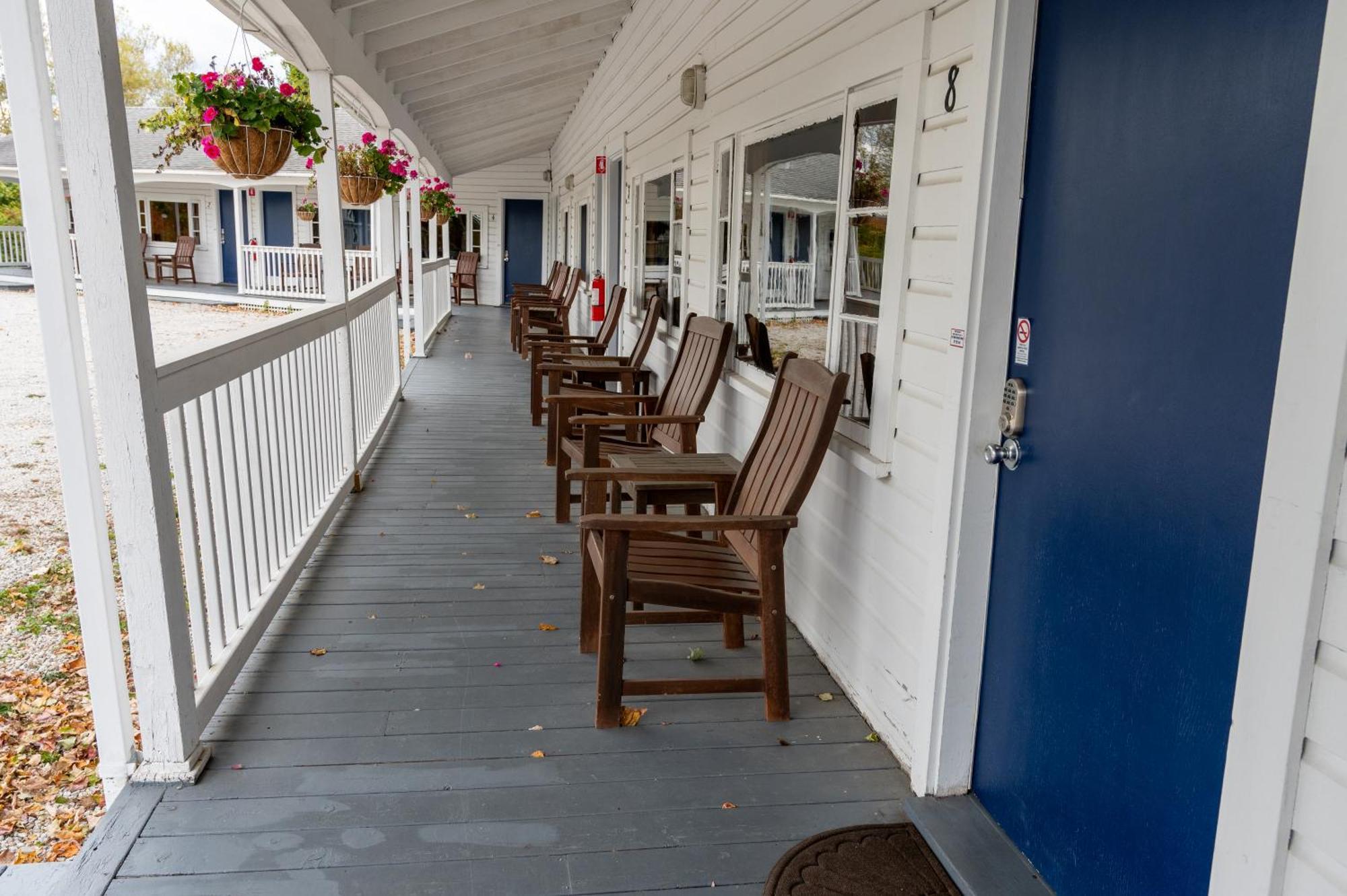 Yardarm Motel